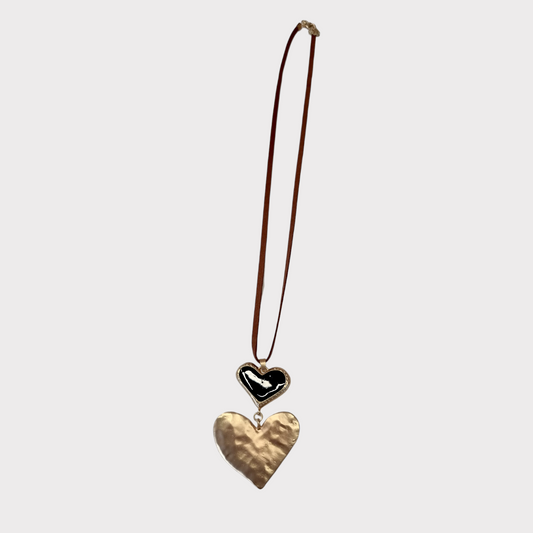 Collar largo corazón dorado piedra negra