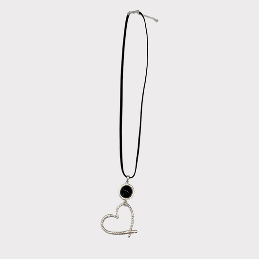 Collar largo silueta corazón plateado